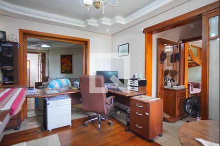 Casa à venda com 310m², 4 quartos e 3 vagasEscritório