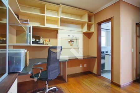 Casa à venda com 310m², 4 quartos e 3 vagasSuíte 2 - Segundo Andar