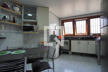 Casa à venda com 310m², 4 quartos e 3 vagasCozinha