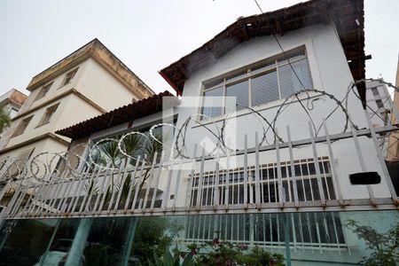 Apartamento à venda com 170m², 3 quartos e 1 vaga Apartamento à venda com 170m², 3 quartos e 1 vagaFachada