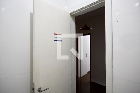 Apartamento à venda com 170m², 3 quartos e 1 vaga Apartamento à venda com 170m², 3 quartos e 1 vagaBanheiro 2