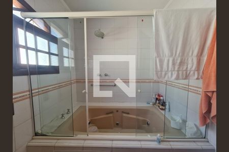 Casa à venda com 350m², 4 quartos e 5 vagasBanheiro da Suíte
