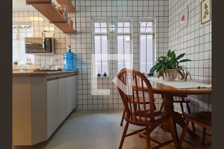 Casa à venda com 350m², 4 quartos e 5 vagasCozinha