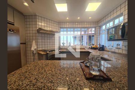 Casa à venda com 350m², 4 quartos e 5 vagasCozinha