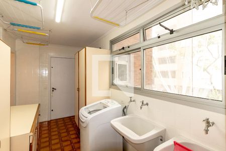 Apartamento à venda com 214m², 3 quartos e 2 vagas Apartamento à venda com 214m², 3 quartos e 2 vagasÁrea de Serviço