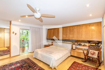 Apartamento à venda com 214m², 3 quartos e 2 vagas Apartamento à venda com 214m², 3 quartos e 2 vagasQuarto 1