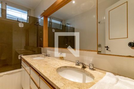 Apartamento à venda com 214m², 3 quartos e 2 vagas Apartamento à venda com 214m², 3 quartos e 2 vagasBanheiro do Quarto 1