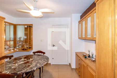 Apartamento à venda com 214m², 3 quartos e 2 vagas Apartamento à venda com 214m², 3 quartos e 2 vagasCopa