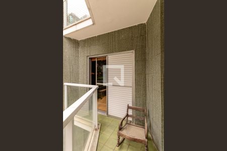 Apartamento à venda com 214m², 3 quartos e 2 vagas Apartamento à venda com 214m², 3 quartos e 2 vagasSacada