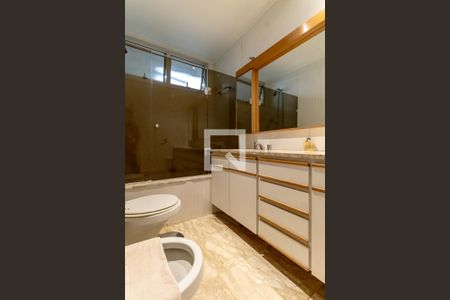 Apartamento à venda com 214m², 3 quartos e 2 vagas Apartamento à venda com 214m², 3 quartos e 2 vagasBanheiro do Quarto 1