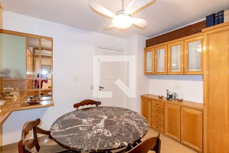 Apartamento à venda com 214m², 3 quartos e 2 vagas Apartamento à venda com 214m², 3 quartos e 2 vagasCopa