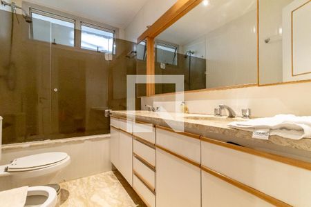 Apartamento à venda com 214m², 3 quartos e 2 vagas Apartamento à venda com 214m², 3 quartos e 2 vagasBanheiro do Quarto 1