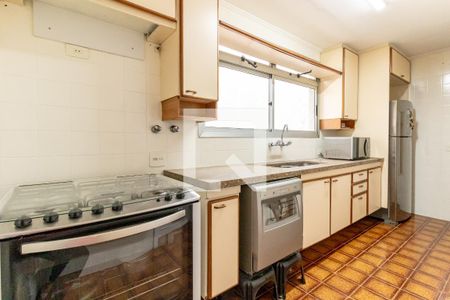 Apartamento à venda com 214m², 3 quartos e 2 vagas Apartamento à venda com 214m², 3 quartos e 2 vagasCozinha