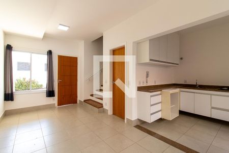 Sala de casa de condomínio para alugar com 3 quartos, 94m² em Chácara Primavera, Campinas