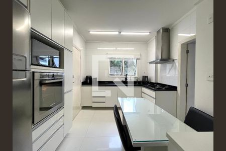 Apartamento à venda com 80m², 2 quartos e 2 vagasCozinha 