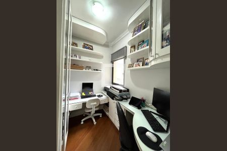 Apartamento à venda com 80m², 2 quartos e 2 vagasQuarto 3