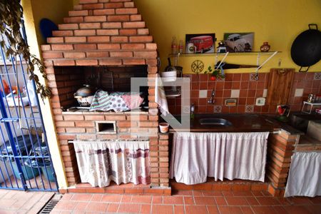 Casa à venda com 240m², 5 quartos e 4 vagasVaranda gourmet