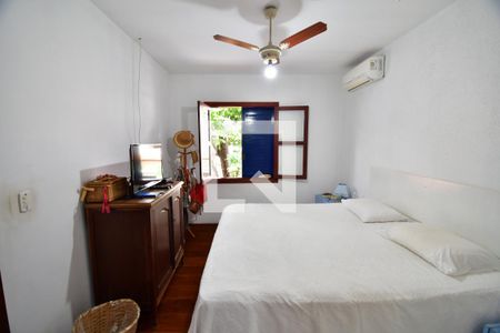 Casa à venda com 240m², 5 quartos e 4 vagasQuarto 4 - Suíte