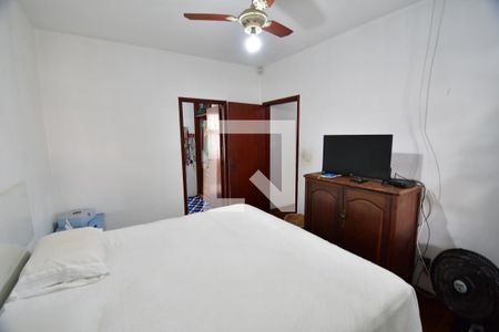 Casa à venda com 240m², 5 quartos e 4 vagasQuarto 4 - Suíte