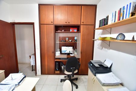 Casa à venda com 240m², 5 quartos e 4 vagasQuarto 1