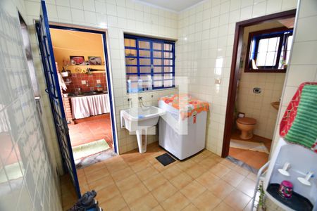 Casa à venda com 240m², 5 quartos e 4 vagasÁrea de Serviço