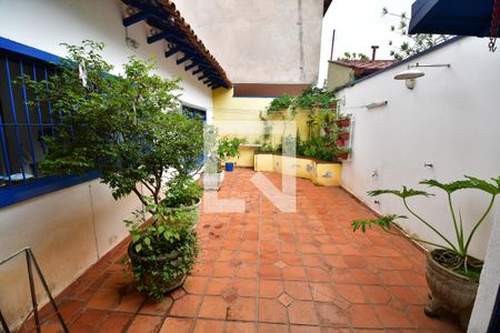 Casa à venda com 240m², 5 quartos e 4 vagasQuintal