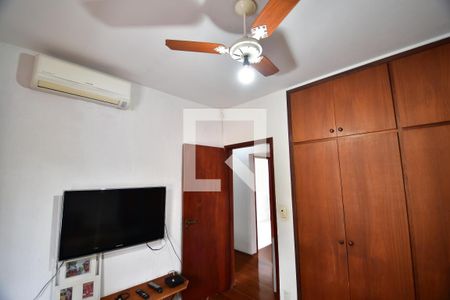 Casa à venda com 240m², 5 quartos e 4 vagasQuarto 2