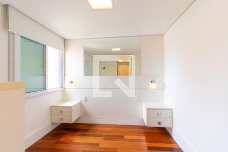 Apartamento à venda com 70m², 2 quartos e 1 vaga Apartamento à venda com 70m², 2 quartos e 1 vagaSuíte