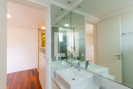 Apartamento à venda com 70m², 2 quartos e 1 vaga Apartamento à venda com 70m², 2 quartos e 1 vagaBanheiro da Suíte