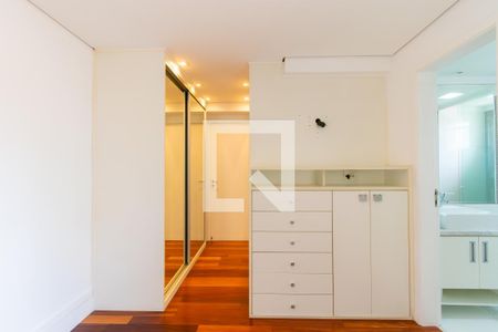Apartamento à venda com 70m², 2 quartos e 1 vaga Apartamento à venda com 70m², 2 quartos e 1 vagaSuíte