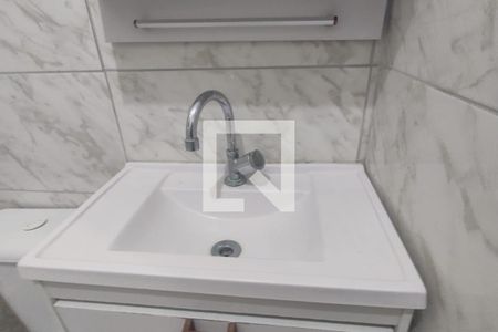 Casa para alugar com 64m², 2 quartos e sem vaga Casa para alugar com 64m², 2 quartos e sem vagaBanheiro