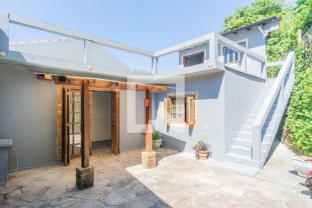 Casa à venda com 235m², 3 quartos e 4 vagasÁrea externa