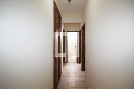 Corredor de apartamento para alugar com 3 quartos, 108m² em Moema, São Paulo