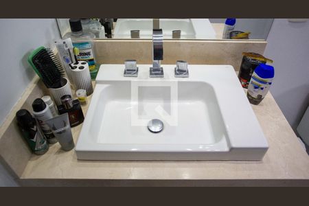 Apartamento à venda com 66m², 3 quartos e 4 vagasBanheiro da Suíte