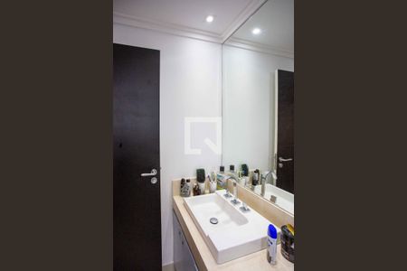 Apartamento à venda com 66m², 3 quartos e 4 vagasBanheiro da Suíte