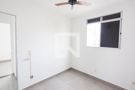 Quarto 1 de apartamento para alugar com 2 quartos, 45m² em Shopping Park, Uberlândia
