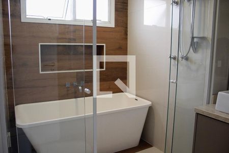 Apartamento à venda com 240m², 3 quartos e 4 vagasBanheiro da Suíte 1