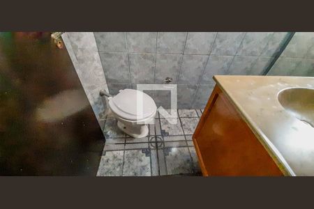 Casa à venda com 232m², 4 quartos e 4 vagasCasa 1 - Banheiro