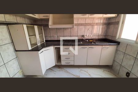 Casa à venda com 232m², 4 quartos e 4 vagasCasa 1 - Cozinha