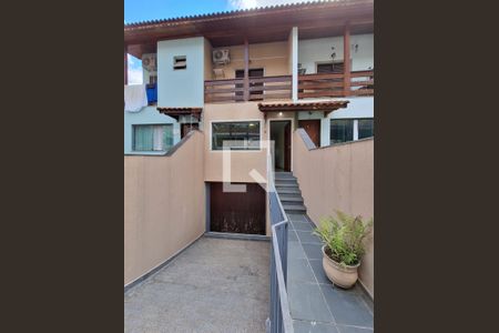 Casa para alugar com 250m², 2 quartos e 3 vagasFachada