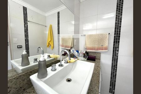 Apartamento à venda com 117m², 3 quartos e 2 vagasBanheiro da Suíte 1