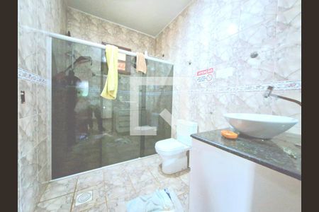 Casa à venda com 1000m², 3 quartos e 6 vagasBanheiro social