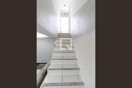 Apartamento à venda com 166m², 3 quartos e 2 vagasEscada