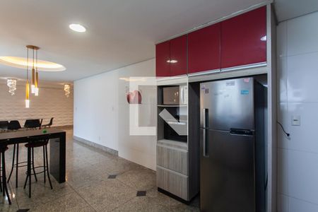 Casa para alugar com 750m², 6 quartos e 8 vagasCozinha