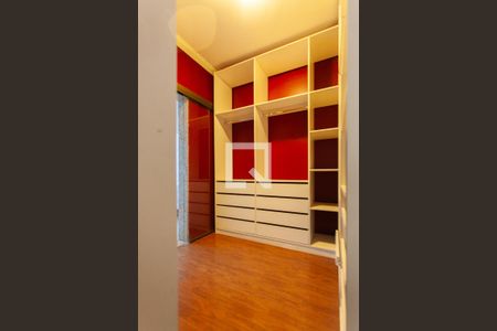 Casa para alugar com 750m², 6 quartos e 8 vagasCloset da suíte 1