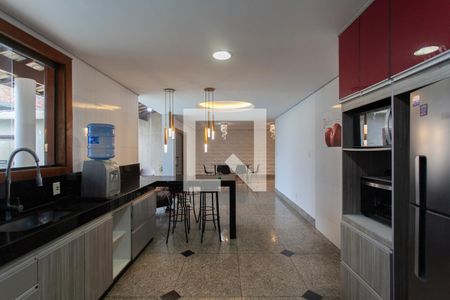 Casa para alugar com 750m², 6 quartos e 8 vagasCozinha