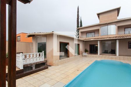 Casa para alugar com 750m², 6 quartos e 8 vagasPiscina