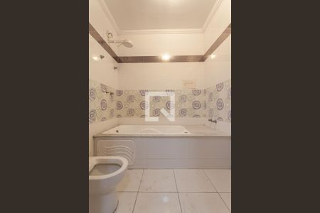 Casa para alugar com 750m², 6 quartos e 8 vagasBanheiro da Suíte 2