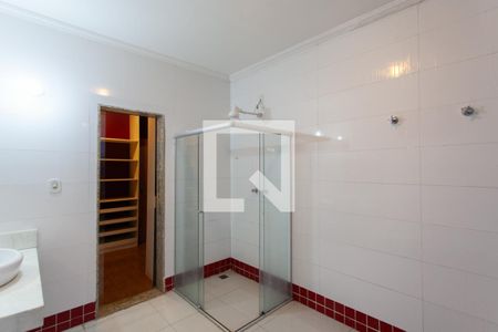 Casa para alugar com 750m², 6 quartos e 8 vagasBanheiro da Suíte 1