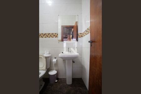 Casa para alugar com 750m², 6 quartos e 8 vagasEspaço Gourmet - Banheiro